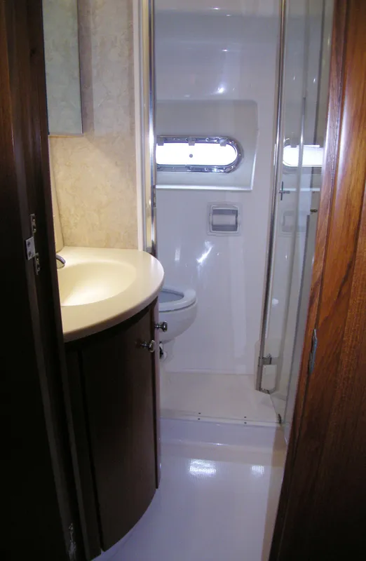 guest head stall shower