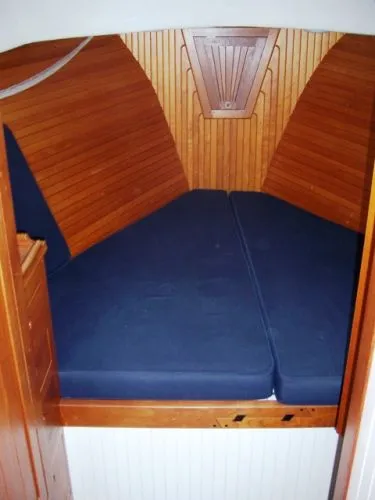 Stateroom v-berth