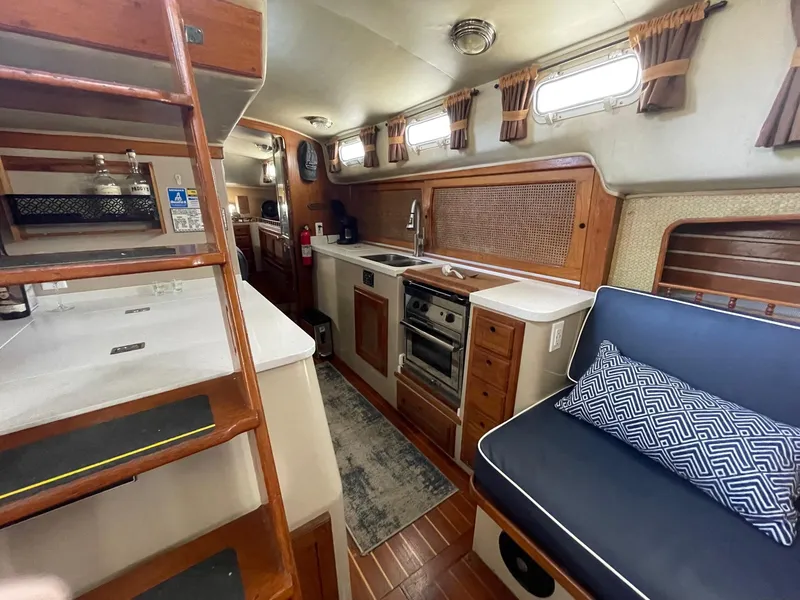 1982 Lancer Yachts Center Cockpit