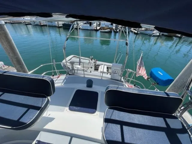 1982 Lancer Yachts Center Cockpit