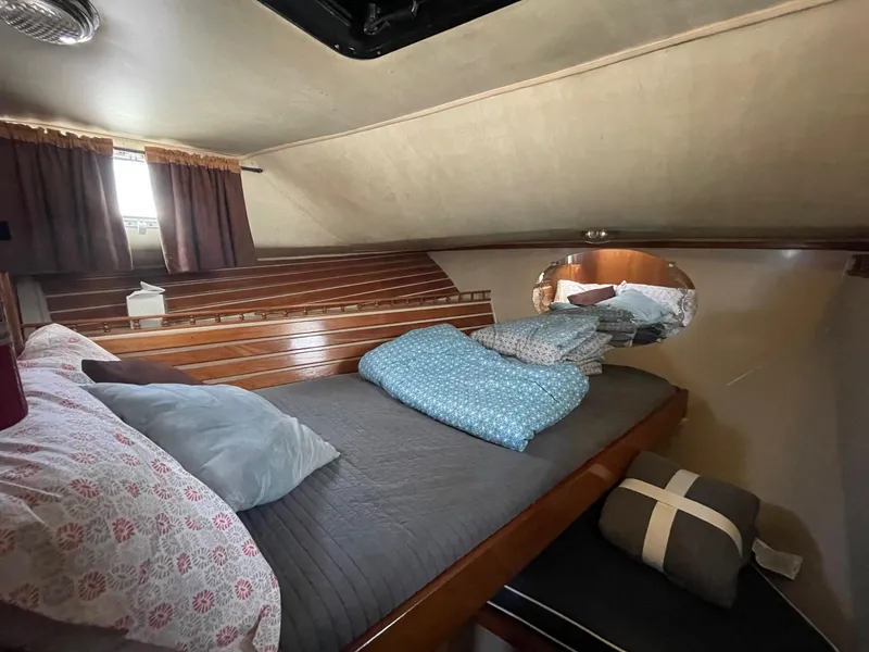 1982 Lancer Yachts Center Cockpit