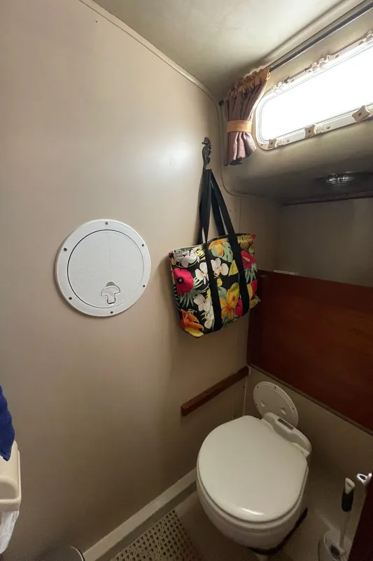 1982 Lancer Yachts Center Cockpit