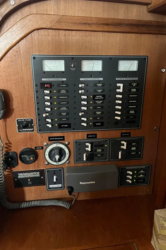 1982 Lancer Yachts Center Cockpit