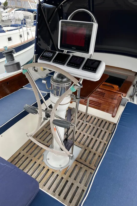 1982 Lancer Yachts Center Cockpit
