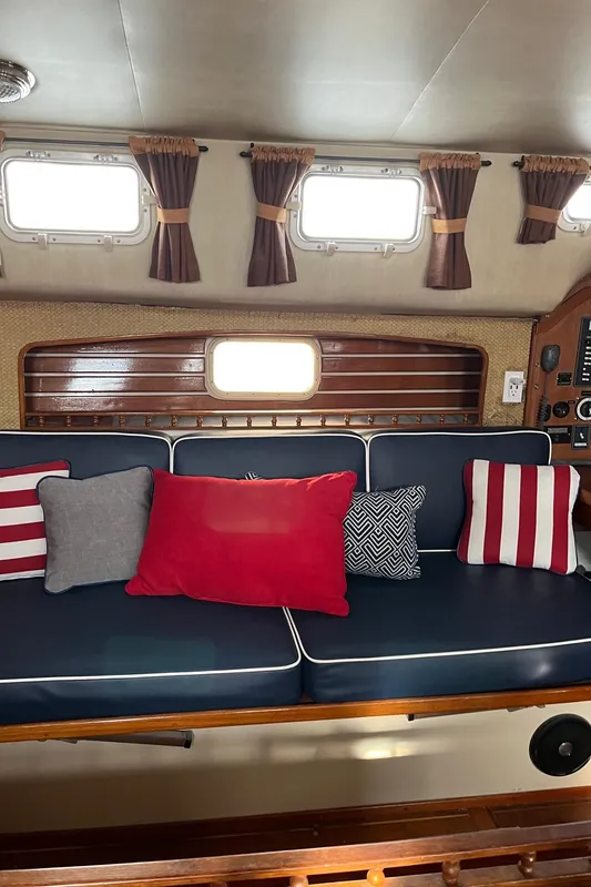1982 Lancer Yachts Center Cockpit