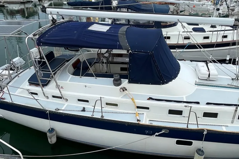 1982 Lancer Yachts Center Cockpit