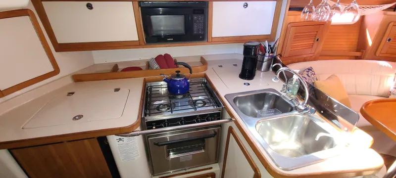 2000 Catalina 2 Cabin Centerline MK II