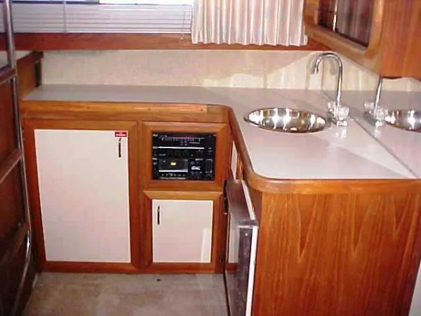 1988 Carver Mariner