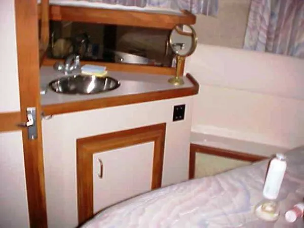 1988 Carver Mariner