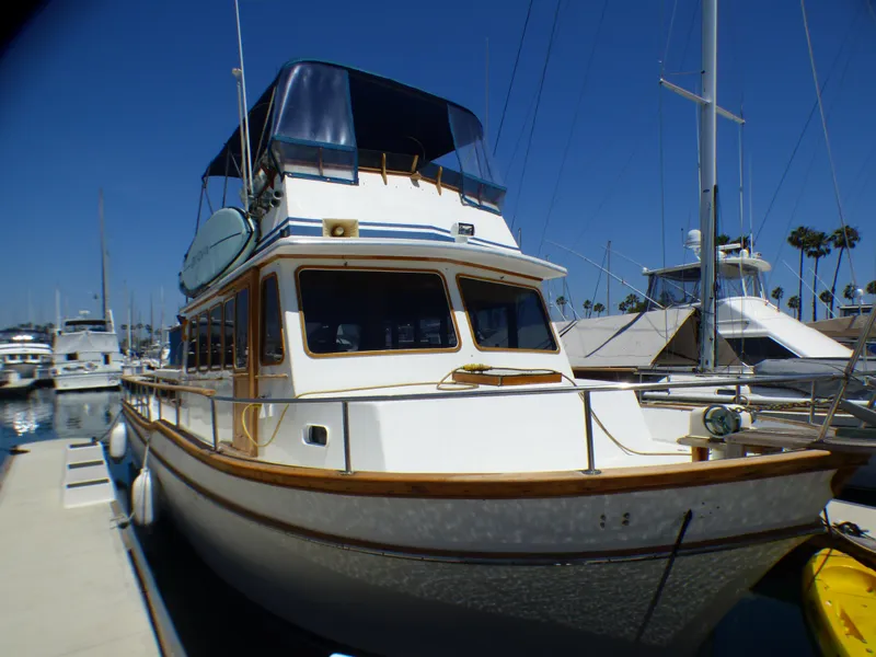1979 Californian 42 LRC Flybridge Trawler