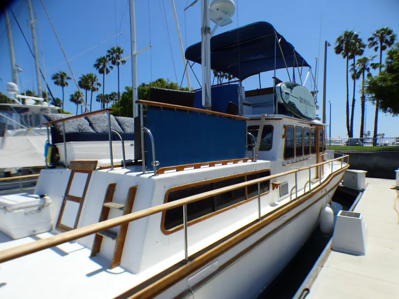 1979 Californian 42 LRC Flybridge Trawler