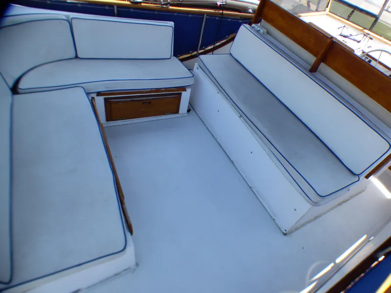 1979 Californian 42 LRC Flybridge Trawler