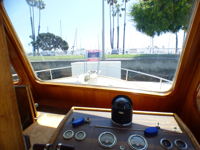 1979 Californian 42 LRC Flybridge Trawler