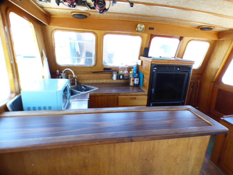 1979 Californian 42 LRC Flybridge Trawler