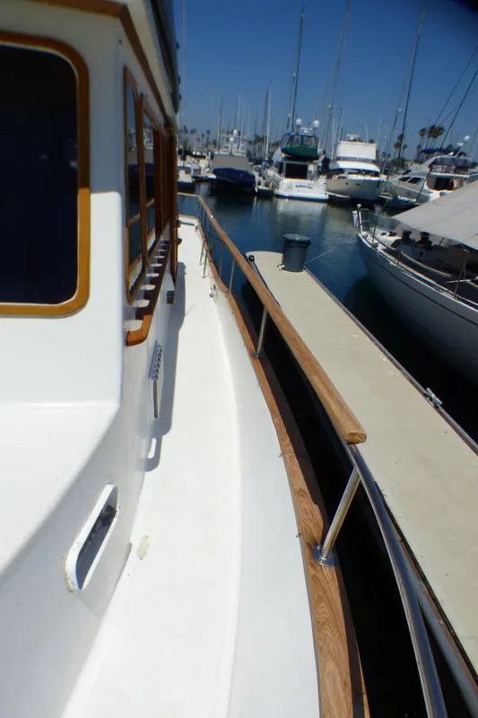 1979 Californian 42 LRC Flybridge Trawler