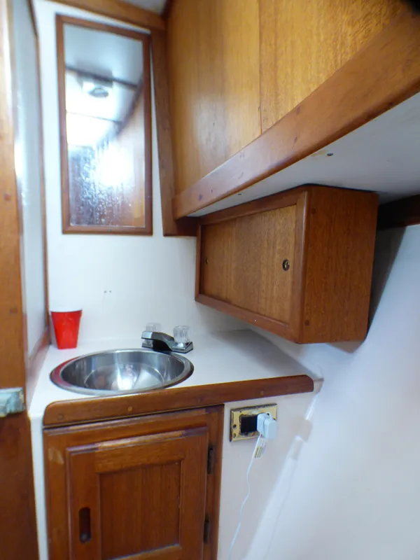 1979 Californian 42 LRC Flybridge Trawler