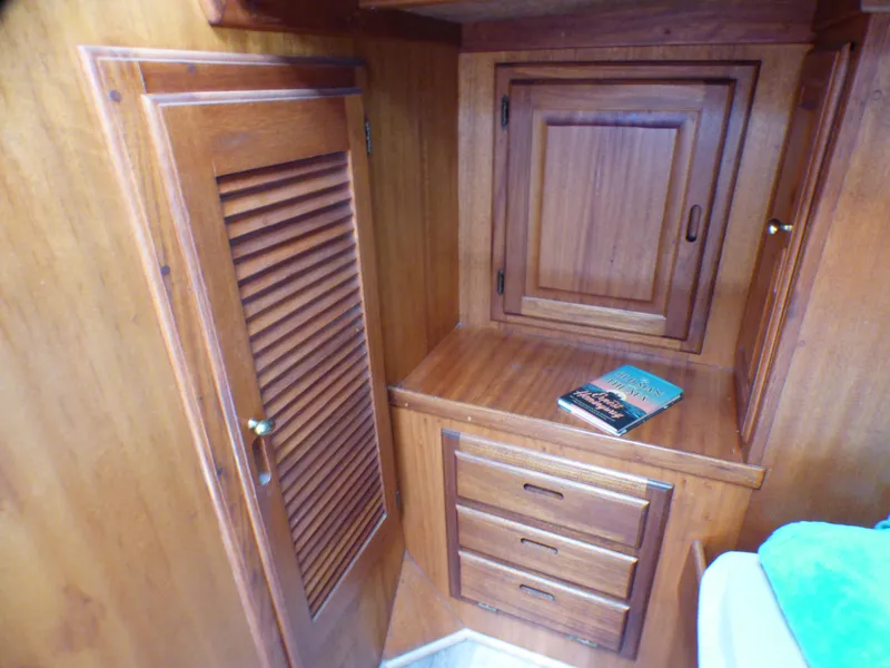1979 Californian 42 LRC Flybridge Trawler