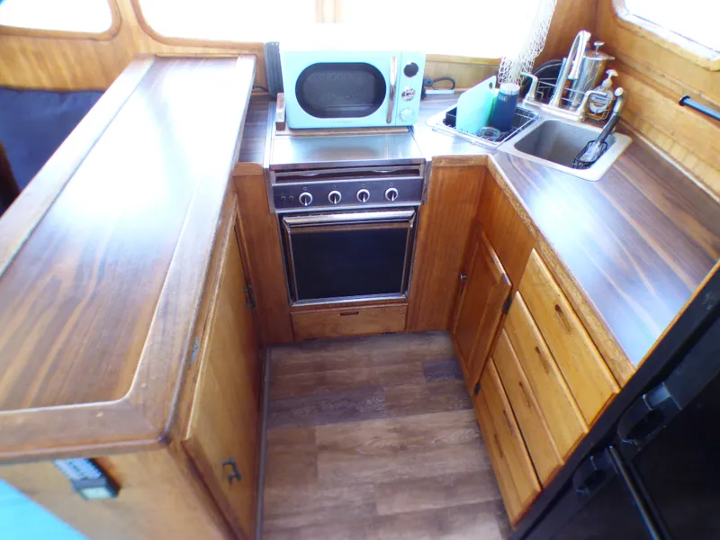 1979 Californian 42 LRC Flybridge Trawler