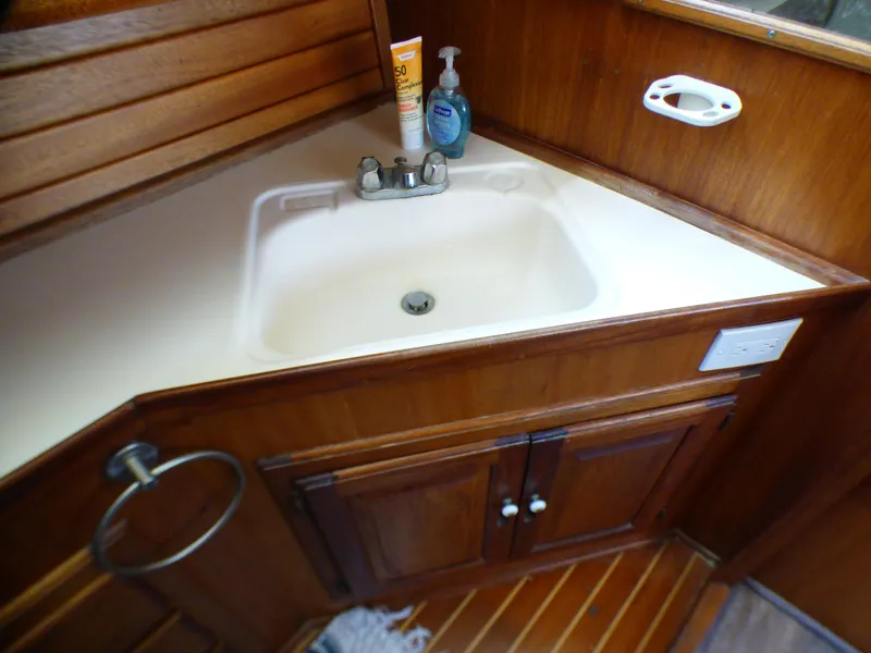 1979 Californian 42 LRC Flybridge Trawler