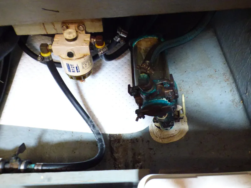 1979 Californian 42 LRC Flybridge Trawler