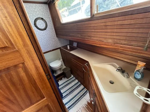 1979 Californian 42 LRC Flybridge Trawler