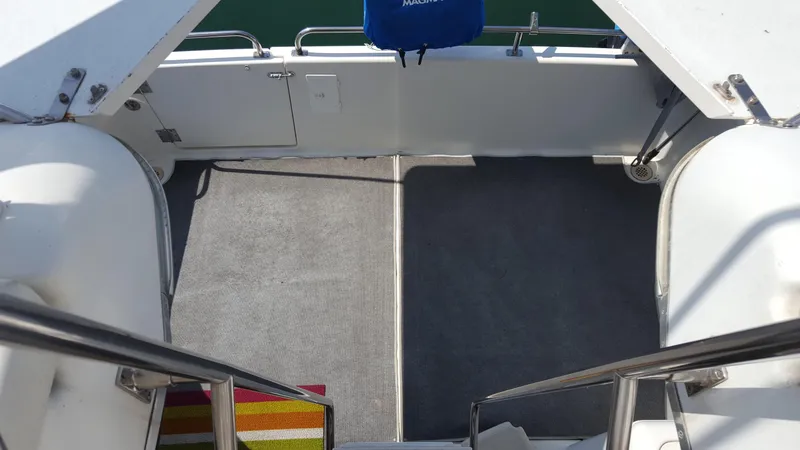 Looking to cockpit for flybridge