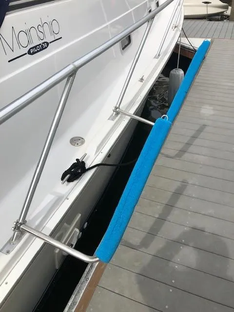 1999 Mainship Pilot 30