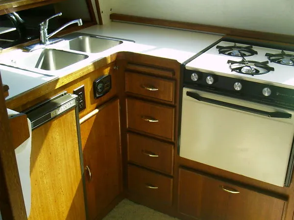 1985 Tollycraft SPORT CRUISER
