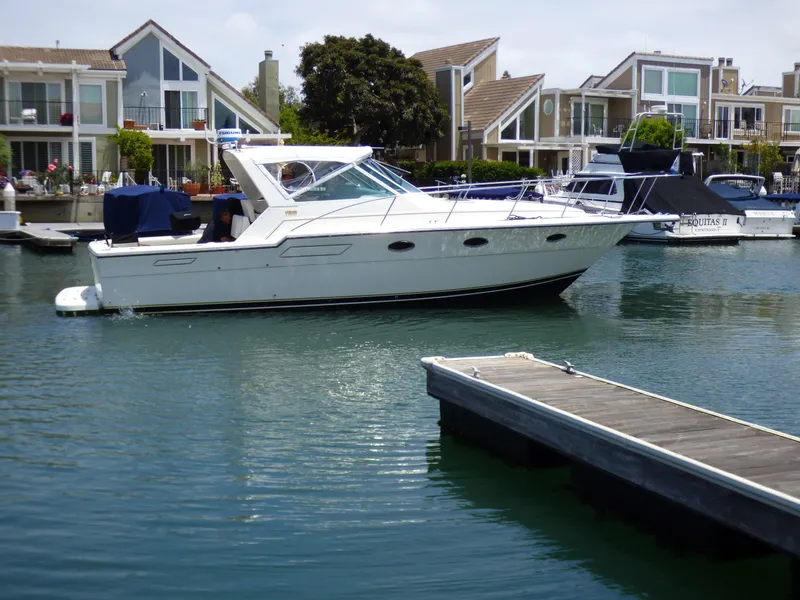 1993 Tiara Yachts Open