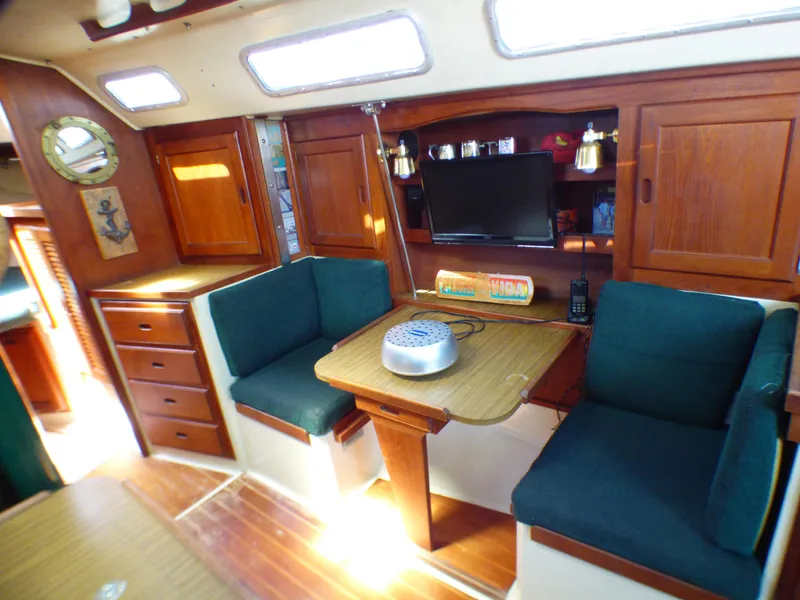 1985 Catalina 36