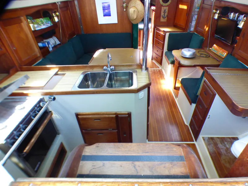 1985 Catalina 36