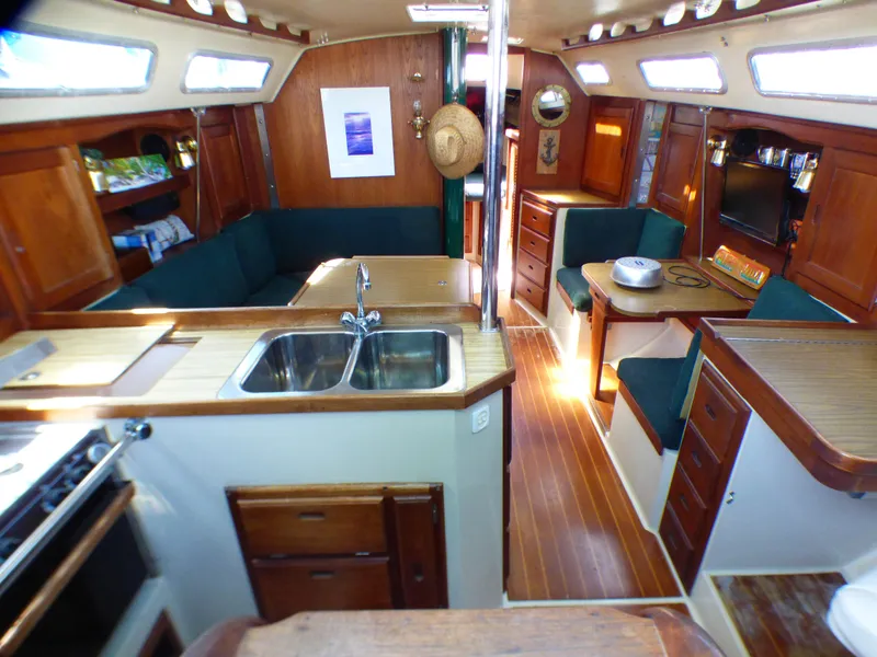 1985 Catalina 36
