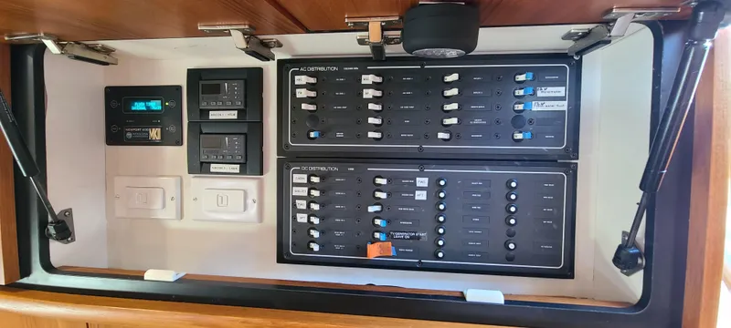2005 Tiara Yachts 4300 Sovran