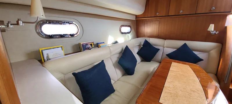 2005 Tiara Yachts 4300 Sovran