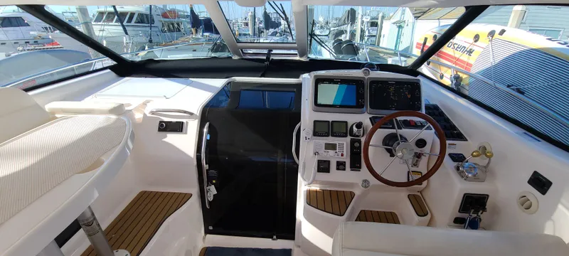 2005 Tiara Yachts 4300 Sovran