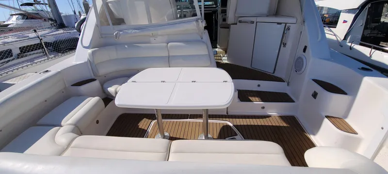 2005 Tiara Yachts 4300 Sovran
