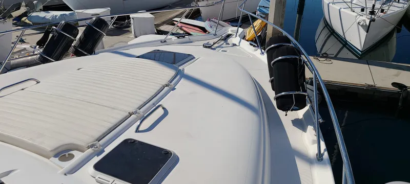 2005 Tiara Yachts 4300 Sovran