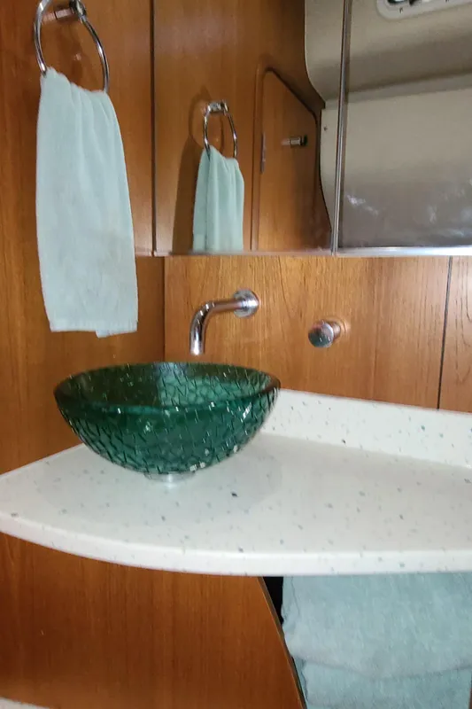 2005 Tiara Yachts 4300 Sovran