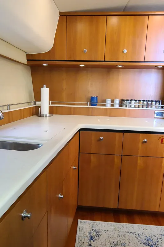 2005 Tiara Yachts 4300 Sovran
