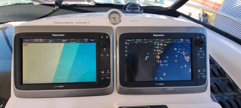 2005 Tiara Yachts 4300 Sovran