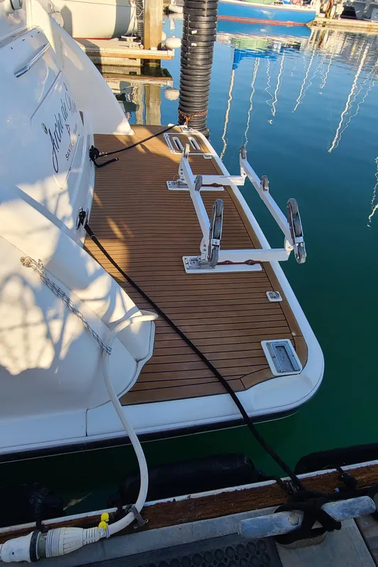 2005 Tiara Yachts 4300 Sovran