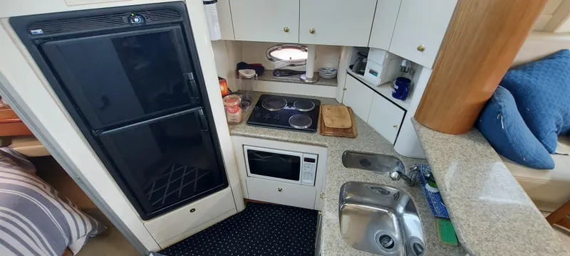 1998 Maxum 4100 SCA