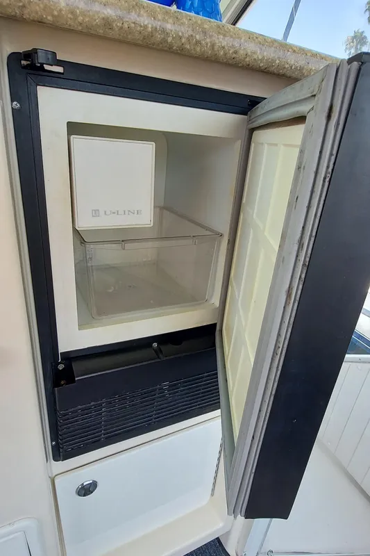 1998 Maxum 4100 SCA