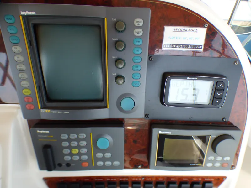 1998 Maxum 4100 SCA