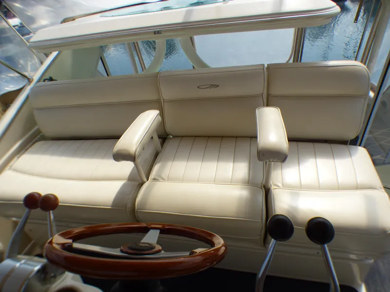 1998 Maxum 4100 SCA