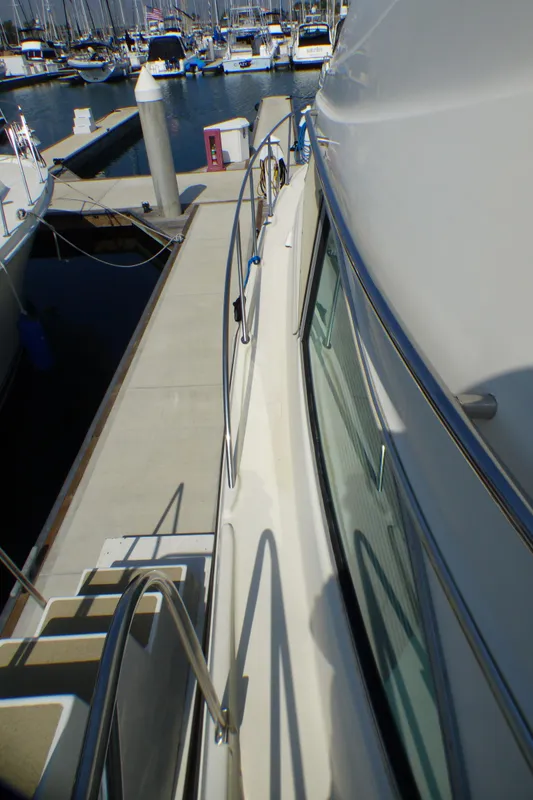 1998 Maxum 4100 SCA