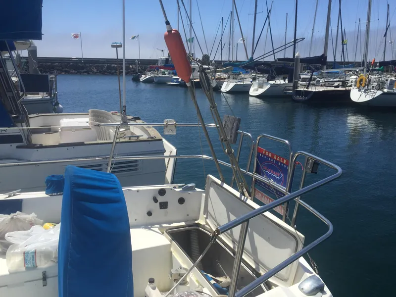 1983 Catalina 30