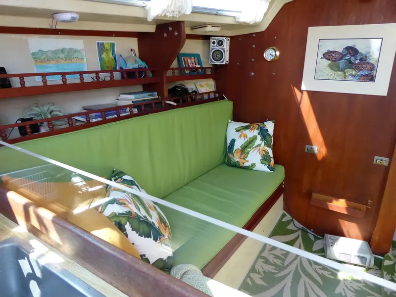 1983 Catalina 30