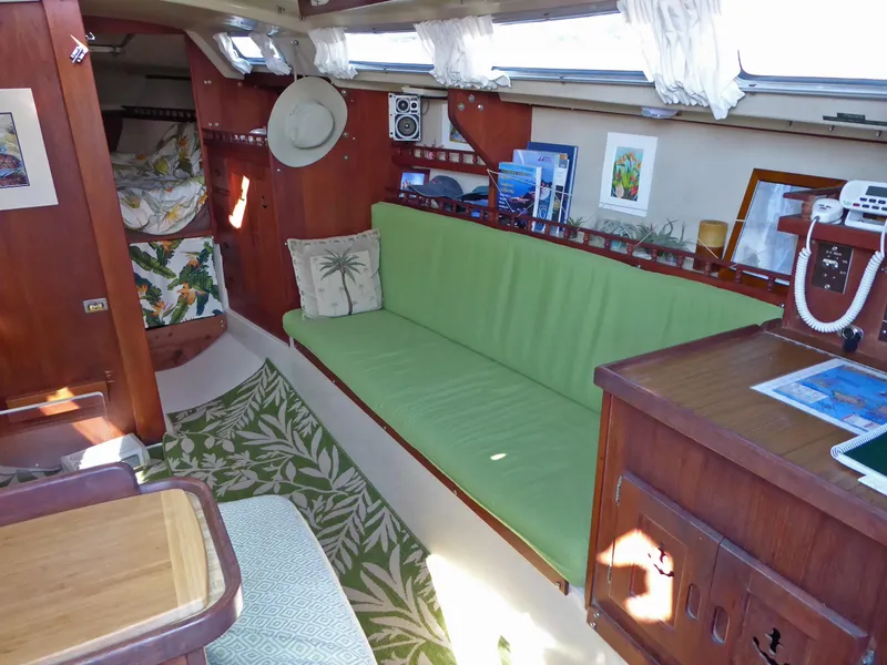 1983 Catalina 30