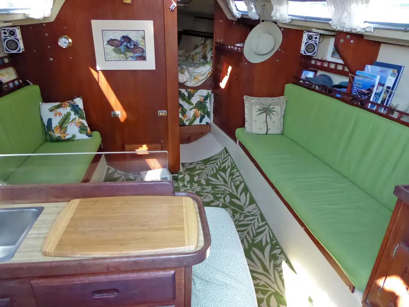 1983 Catalina 30